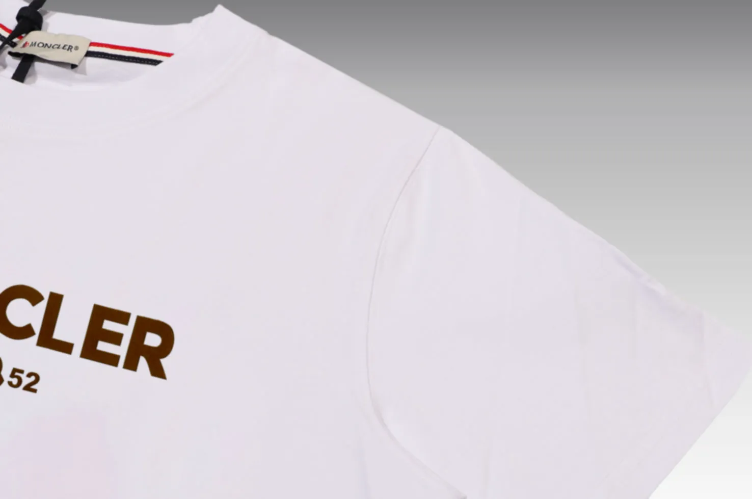 《Moncler~ 》2024New Arrival Quality T , Versatile Quality ！ ‼ 32 250G ‼ ， ， ， ， T 🤪 Sizes：S-M-L-XL-2XL ：Black，White， Same Style